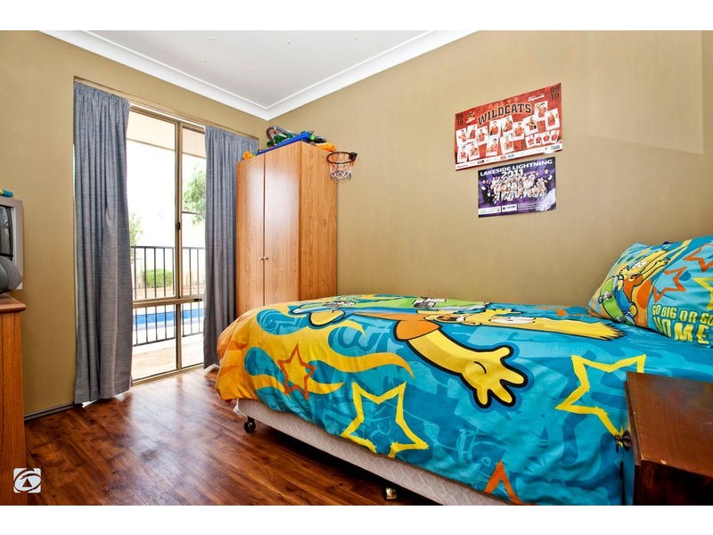 10 Fantail Drive, Bibra Lake WA 6163