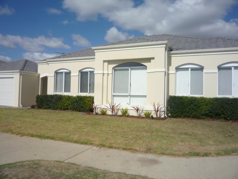 11 Roper Boulevard, Hammond Park WA 6164