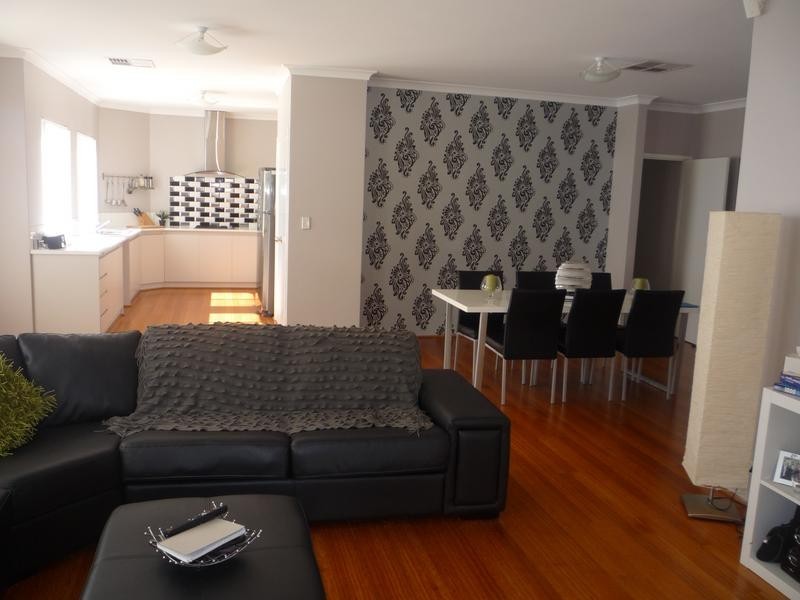 11 Roper Boulevard, Hammond Park WA 6164