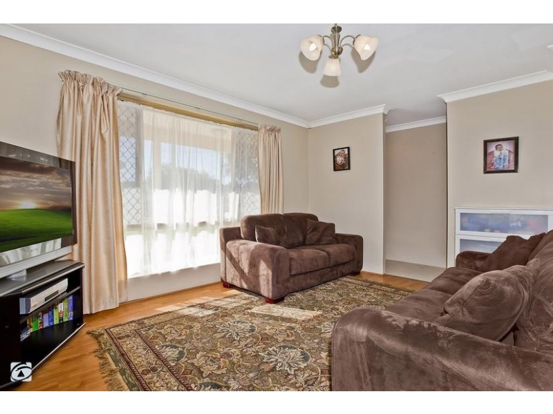 18 Arcaman Place, South Lake WA 6164