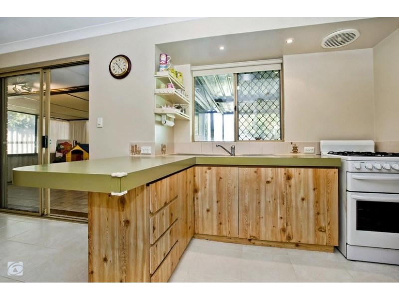 18 Arcaman Place, South Lake WA 6164