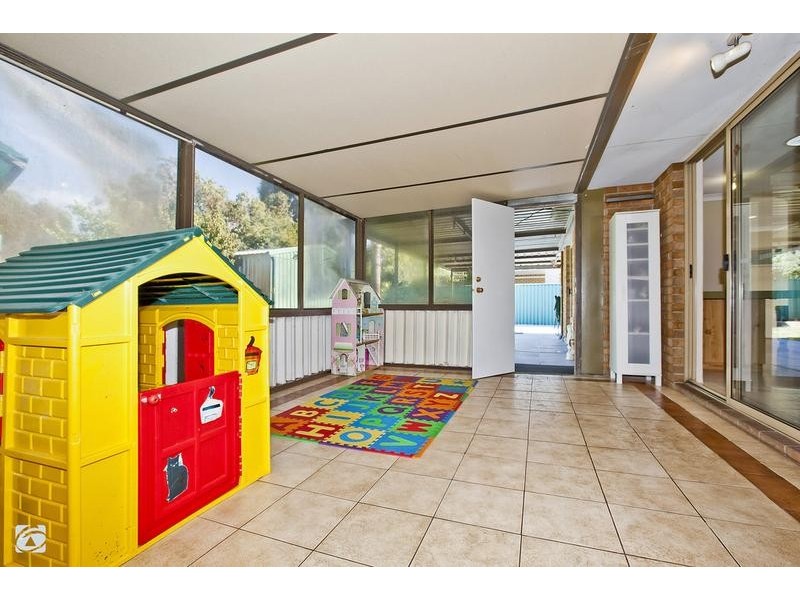 18 Arcaman Place, South Lake WA 6164