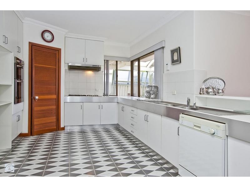 13 Boswell Place, Spearwood WA 6163