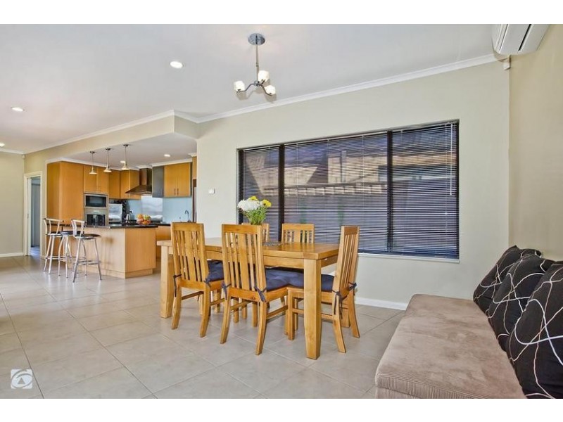 24 Tarwhine Close, South Lake WA 6164