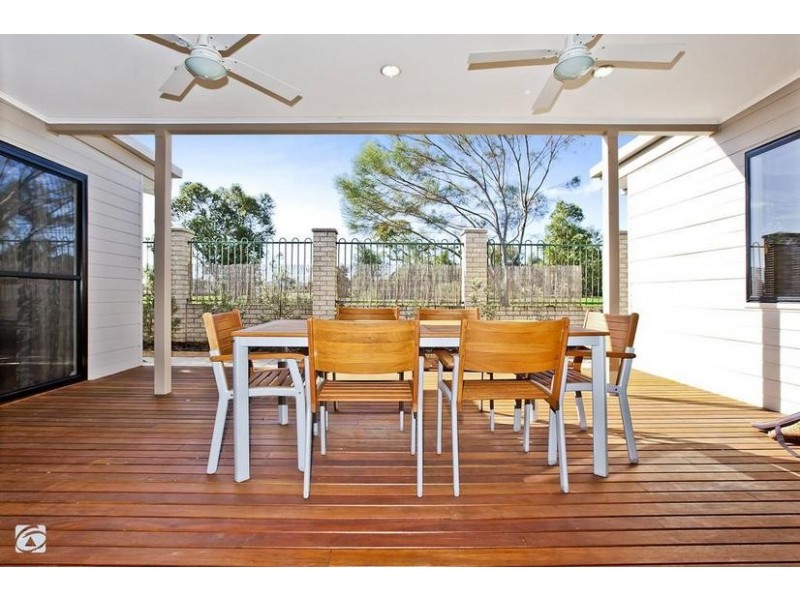 24 Tarwhine Close, South Lake WA 6164