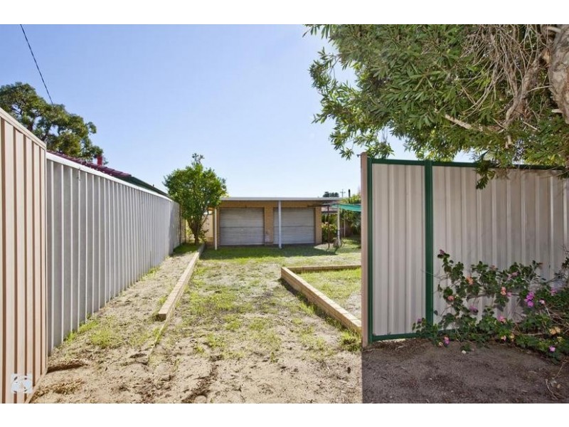 1 Pioneer Drive, Yangebup WA 6164