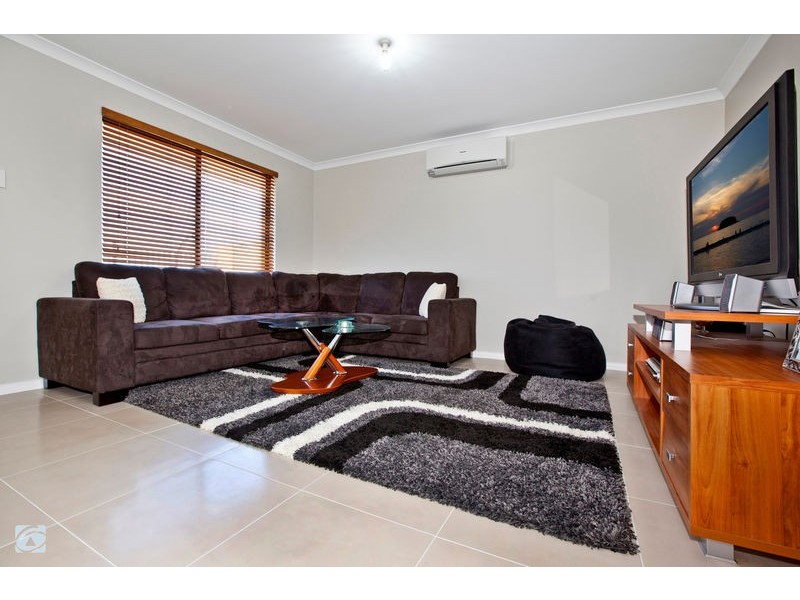 11 Blackmore Way, Wellard WA 6170
