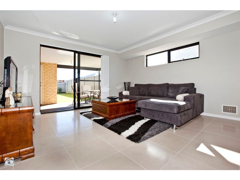 11 Blackmore Way, Wellard WA 6170