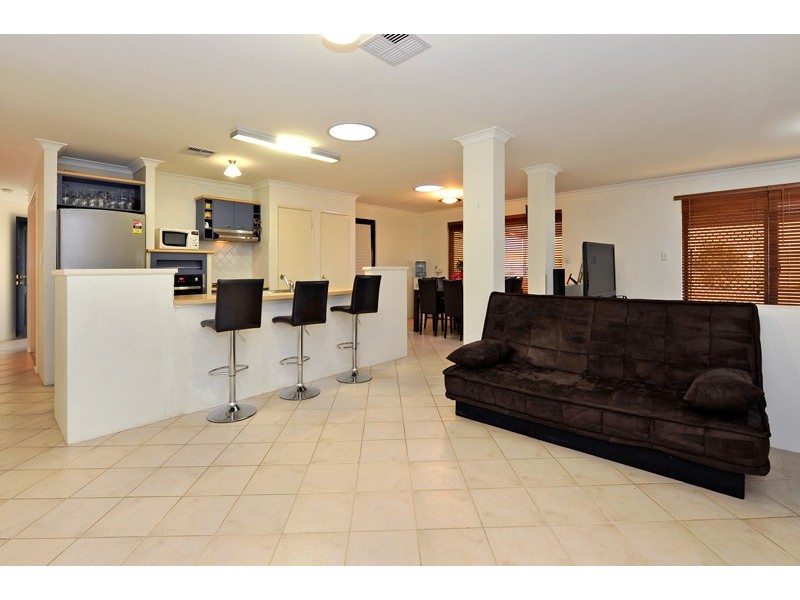 10 Mersey Close, Success WA 6164