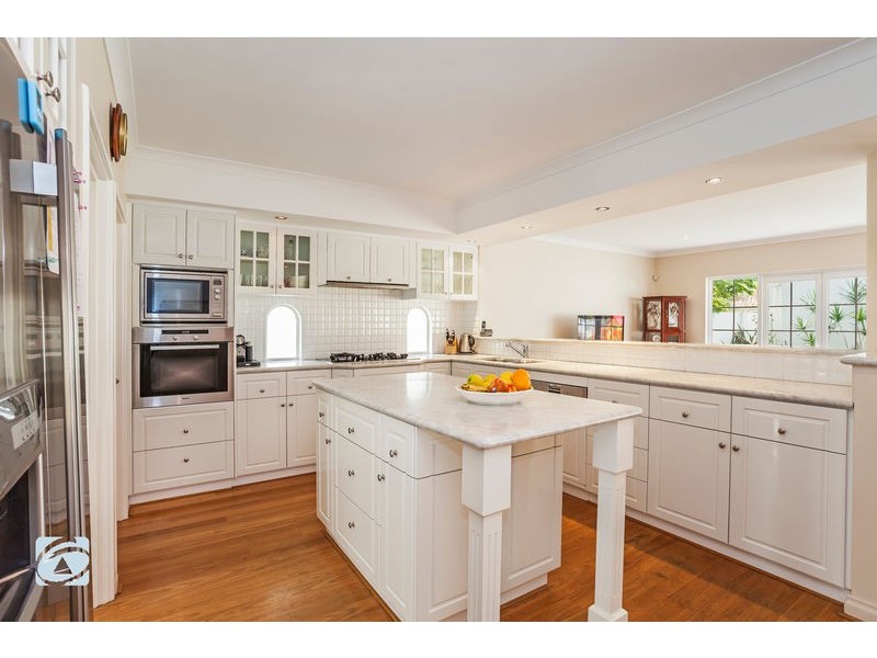 15 Peter Street, Attadale WA 6156