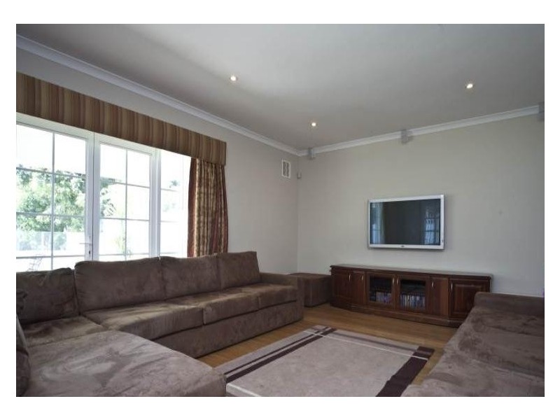 15 Peter Street, Attadale WA 6156