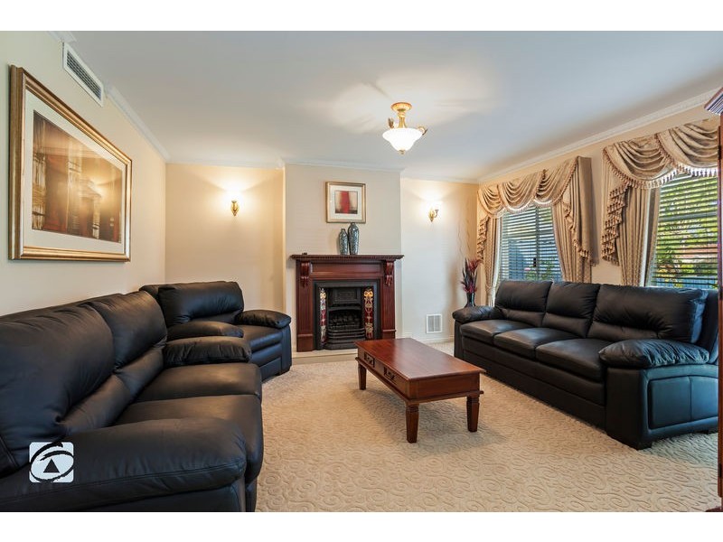 15 Peter Street, Attadale WA 6156