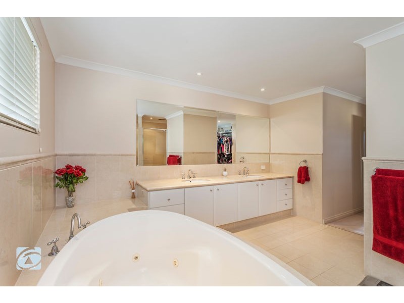 15 Peter Street, Attadale WA 6156