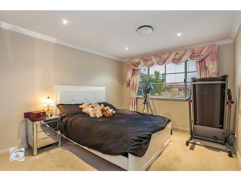 15 Peter Street, Attadale WA 6156