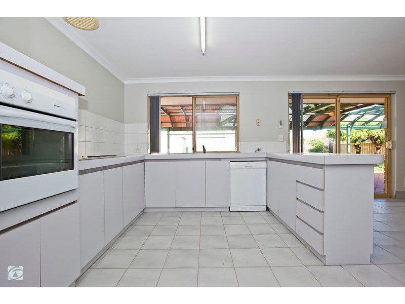 2 Dillon Rise, Yangebup WA 6164