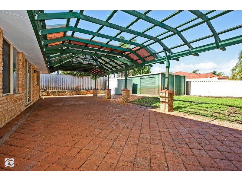 2 Dillon Rise, Yangebup WA 6164