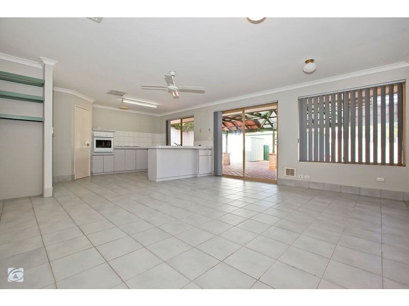 2 Dillon Rise, Yangebup WA 6164