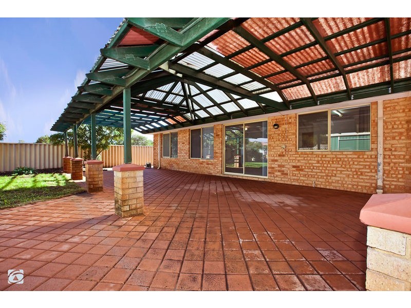 2 Dillon Rise, Yangebup WA 6164