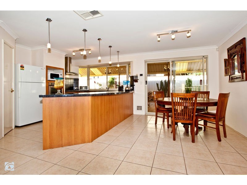 7 Orlando Avenue, Bibra Lake WA 6163