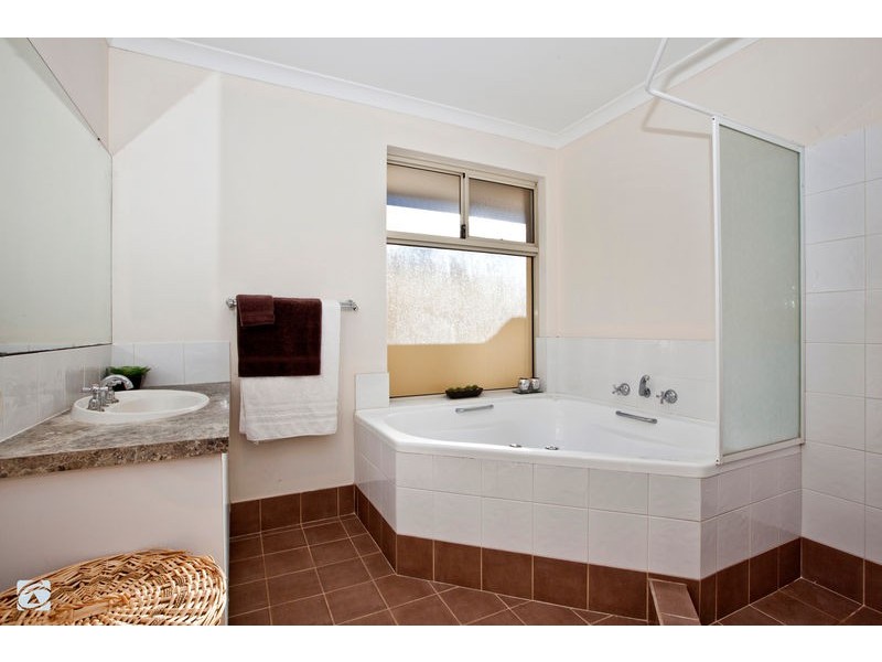 7 Orlando Avenue, Bibra Lake WA 6163