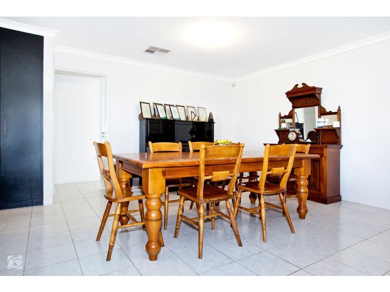 36 Marseille Gardens, Piara Waters WA 6112