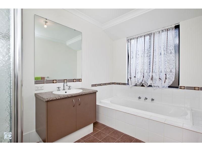 36 Marseille Gardens, Piara Waters WA 6112