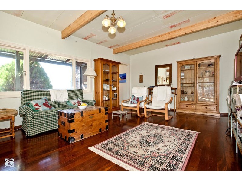 339 Mandogalup Road, Hope Valley WA 6165