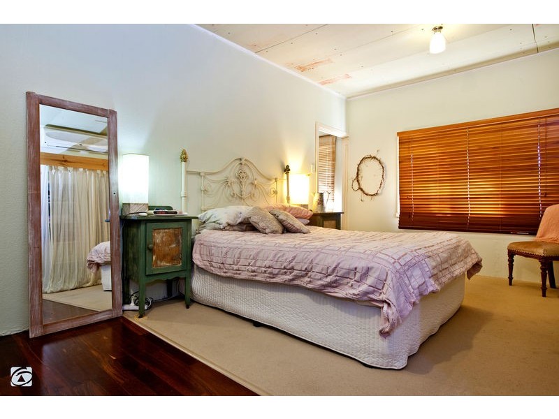 339 Mandogalup Road, Hope Valley WA 6165