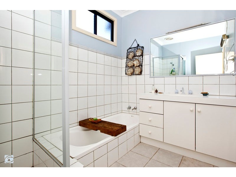 339 Mandogalup Road, Hope Valley WA 6165