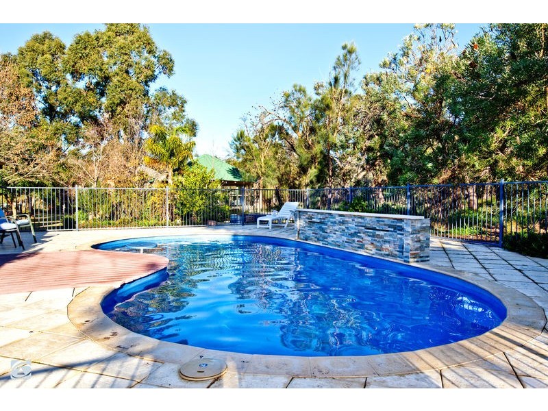 291 Foxton Drive, Oakford WA 6121