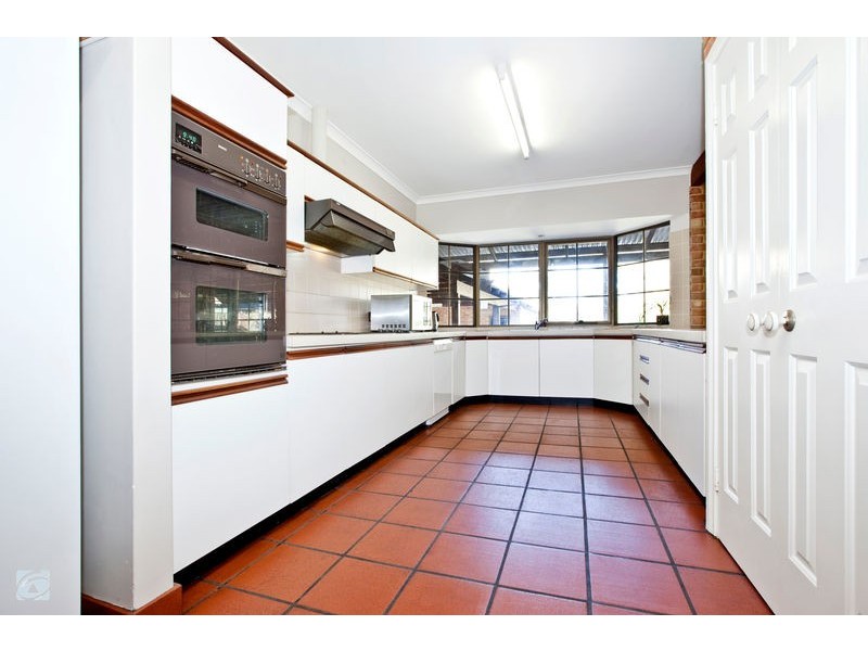 291 Foxton Drive, Oakford WA 6121