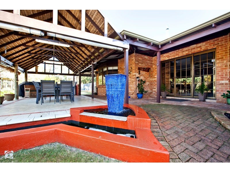 291 Foxton Drive, Oakford WA 6121