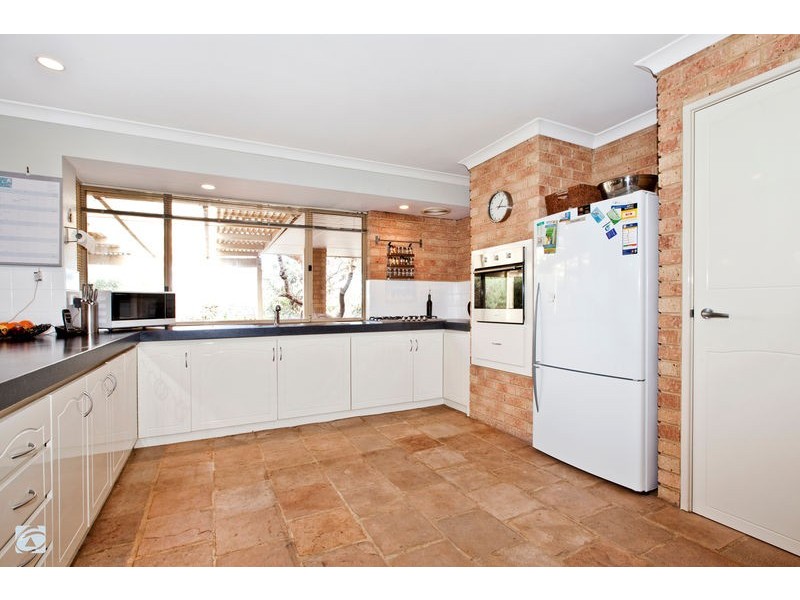 8 Pavonia Heights, South Lake WA 6164