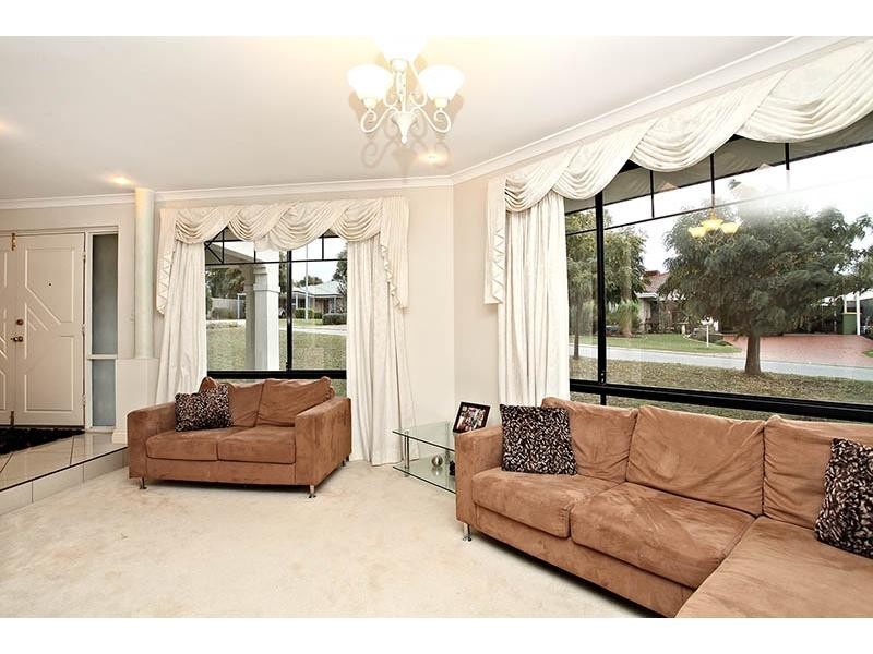 6 Centaury Close, Beeliar WA 6164