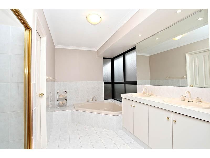 6 Centaury Close, Beeliar WA 6164