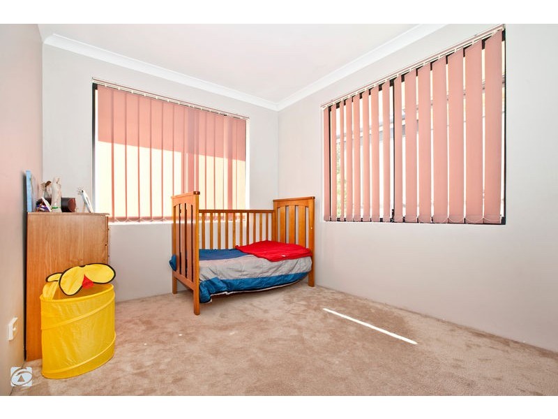 13 Sheffield Bend, Success WA 6164