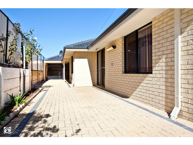 13 Sheffield Bend, Success WA 6164