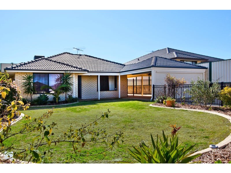 13 Sheffield Bend, Success WA 6164