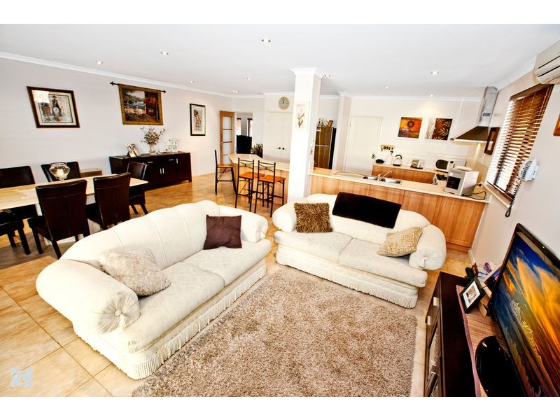 10 Giudice Way, Yangebup WA 6164