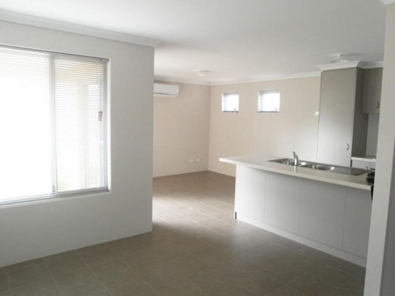 4/31 Peppermint Gardens, Aubin Grove WA 6164