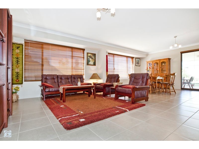 3 Goulburn Approach, Hammond Park WA 6164