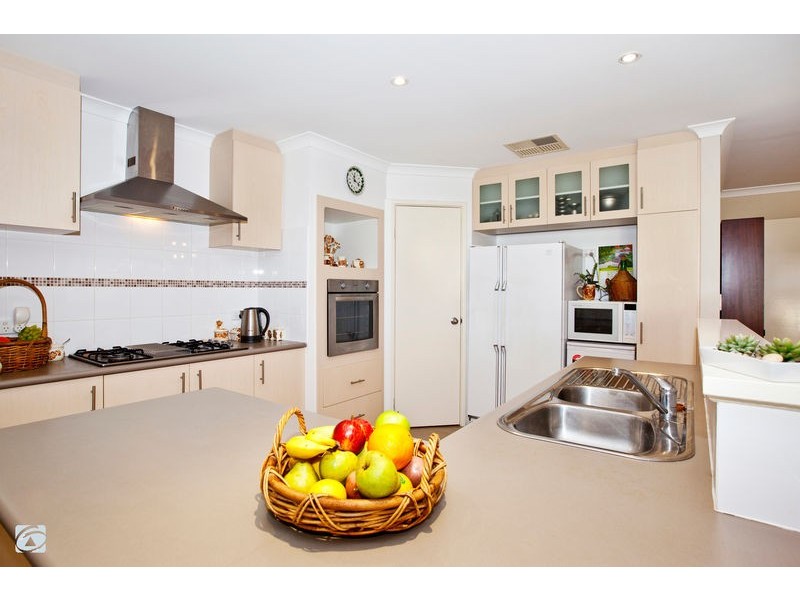 3 Goulburn Approach, Hammond Park WA 6164