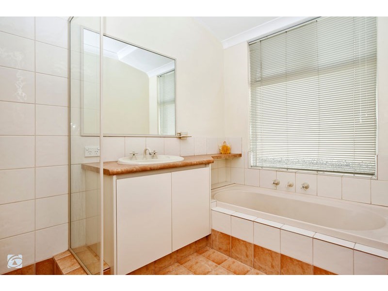 18 Dorrigo Way, South Lake WA 6164