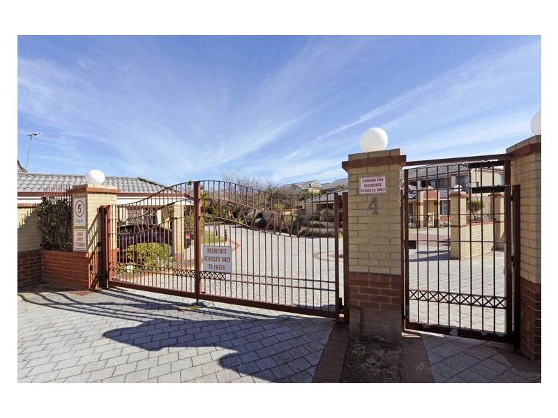 26/4 Marlo Place, Waikiki WA 6169