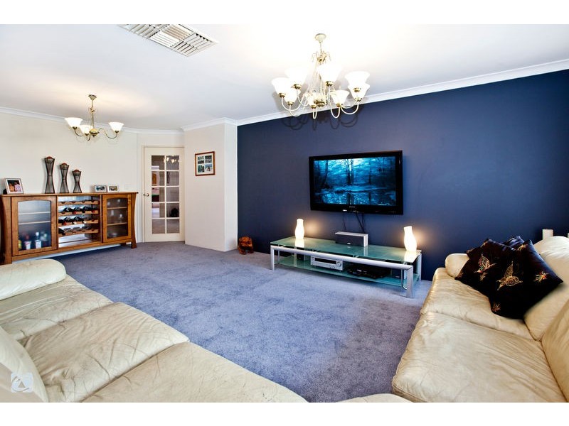 17 Wauhop Circle, Beeliar WA 6164