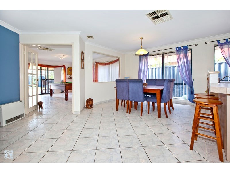 17 Wauhop Circle, Beeliar WA 6164