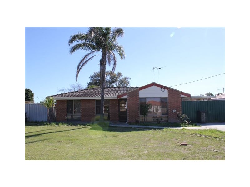 6 Briggs Street, South Lake WA 6164