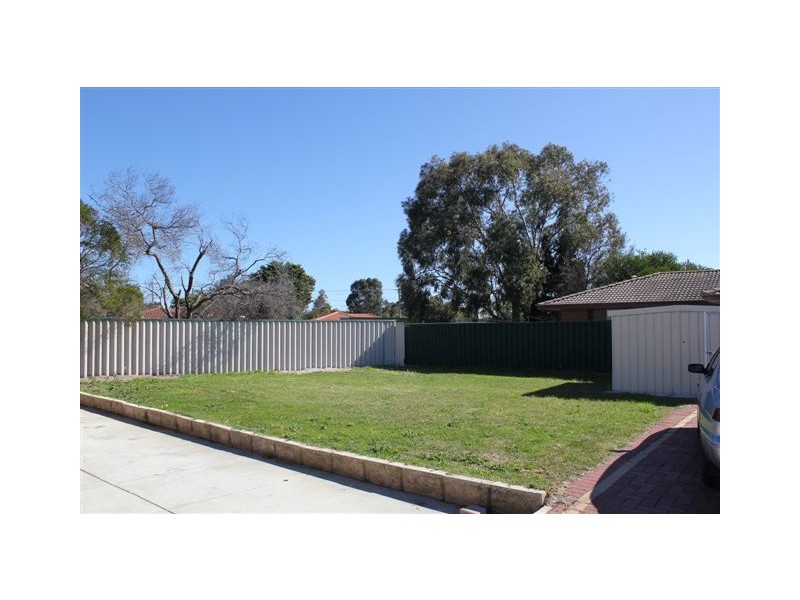 6 Briggs Street, South Lake WA 6164