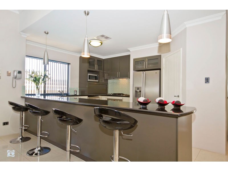 18 Giverny Gardens, Aubin Grove WA 6164