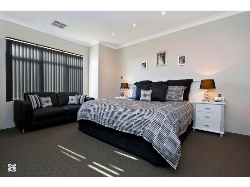 18 Giverny Gardens, Aubin Grove WA 6164